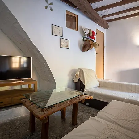 Holiday home At504 Rustic House With Private Pool Roda de Bera